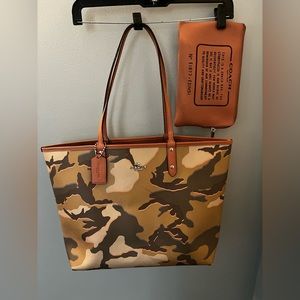 Reversible Coach tote bag